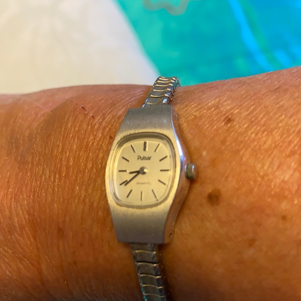 Vintage Pulsar quartz silver watch